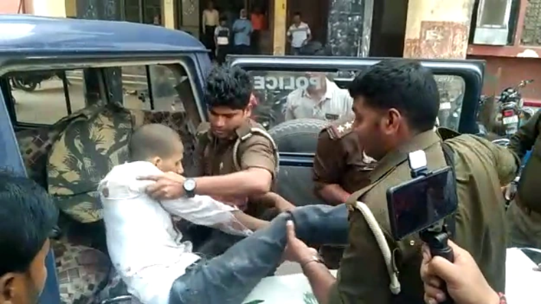 Umesh Pal Murder: पकड़ी गई शूटर गुलाम की गर्लफ्रेंड, पांच लाख का है इनामी