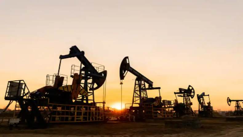 Crude Oil Import: रिकॉर्ड स्तर पर पहुंचा भारत का रूस से तेल आयात, हर दिन 1.4 मिलियन बैरल का इम्पोर्ट