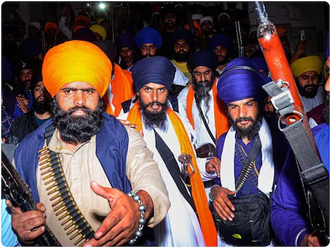 Amritpal singh: अमृतपाल की गिरफ्तारी पर पंजाब पुलिस की प्रेस कॉन्फ्रेंस शुरू, जानिए क्या बोले IGP