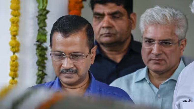 पीएम आवास को श्मशान बना देंगे! संजय सिंह-सौरव भारद्वाज ने PM मोदी के घर की तरफ किया कूच