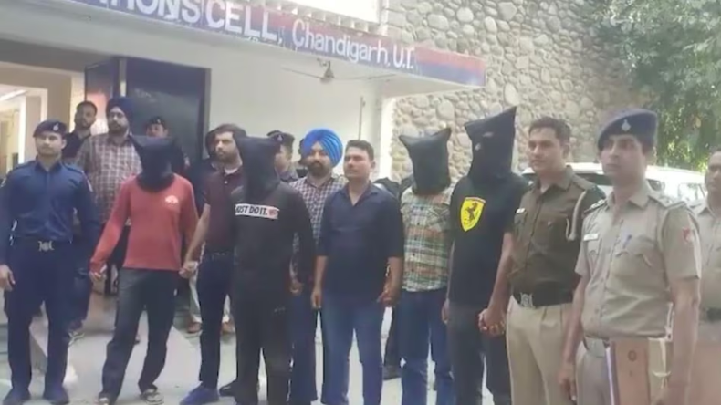पंजाब: होशियारपुर में कार और ट्रक में भीषण टक्कर, हादसे में चार की मौत