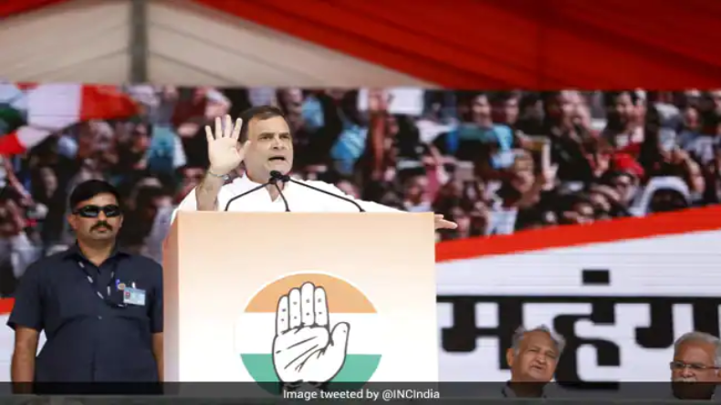 ’10 किलो वजन कम कर फिर राहुल गांधी से मिलना’, भरी सभा में कांग्रेस नेता ने जीशान सिद्दीकी का उड़ाया मजाक