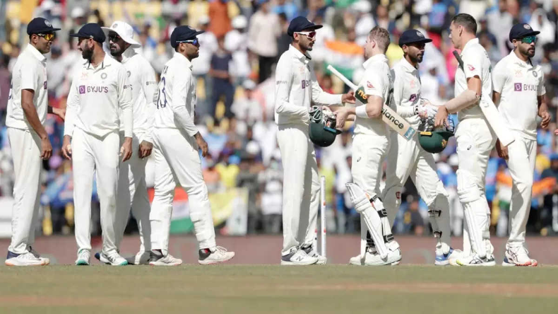 IND vs AUS: भारत के पक्ष में गिरा टॉस का सिक्का, पहले गेंदबाजी करने का लिया निर्णय