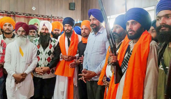 रिहाई के बाद एक बार फिर खालिस्तान समर्थक अमृतपाल सिंह के सहयोगियों को किया गया गिरफ्तार