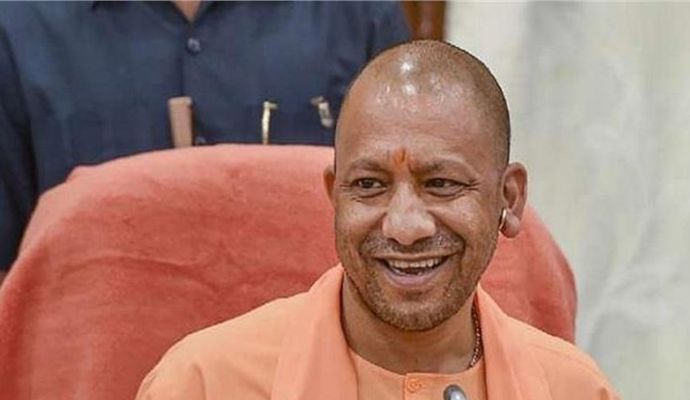 सुप्रीम आदेश के बाद मालिकों ने दुकान से उतारा नेमप्लेट, कूड़ेदान में फेंका