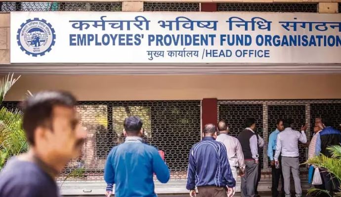 एप्पल पर लगा जासूसी लगा आरोप, क्या आपकी भी प्राइवेसी पर है खतरा