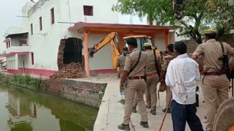 उत्तर प्रदेश: उन्नाव में भू-माफियाओं पर बड़ी कार्रवाई, एक अरब रुपये से अधिक की संपत्ति कुर्क