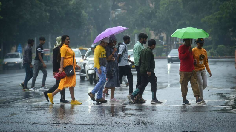 दिल्ली से लेकर उप्र-बिहार बारिश की बौछार, जानें अन्य राज्यों में मौसम का हाल