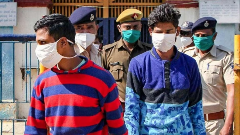 अतीक की हत्या के बाद योगी सरकार ने जारी की टॉप 25 माफिया की लिस्ट, जुड़े ये नाम