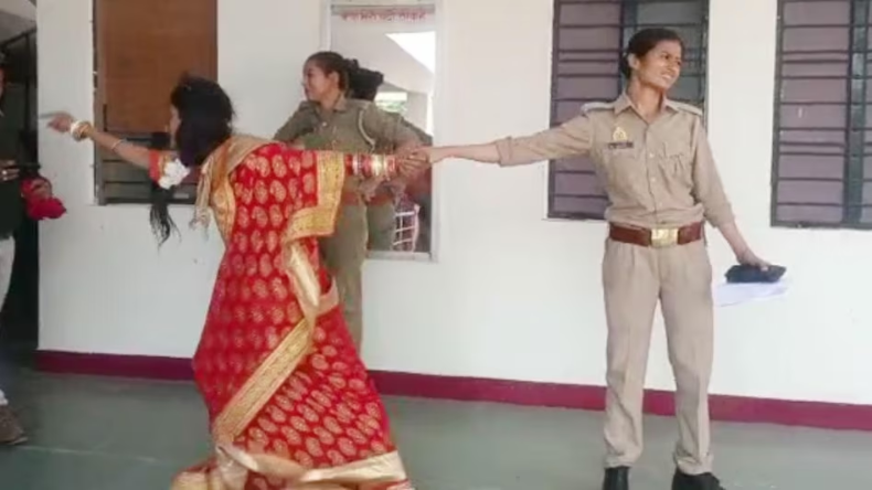 Viral: रशियन लड़कियों का डांस कराना चाहता हूं- प्रत्याशी के नाम से EC को मिला पत्र
