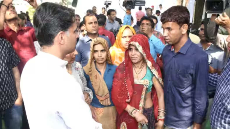 राजस्थान में बीजेपी -कांग्रेस एक ही पार्टी, झाड़ू चलानी पड़ेगी – केजरीवाल