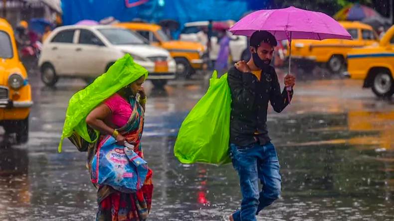 Weather Today: दिल्ली में गर्मी बरकरार! इन राज्यों में होगी बरसात, जानिए आज का मौसम अपडेट