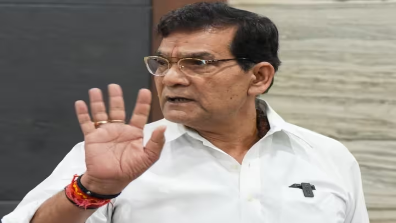 Lucknow : फूड प्वाइजनिंग का शिकार हुईं बीबीडी यूनिवर्सिटी की छात्राएं, 30 से अधिक बीमार