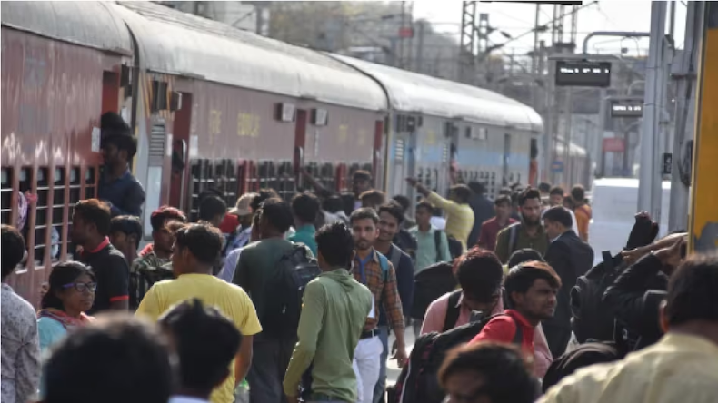 पटना जंक्शन पर विज्ञापन की जगह चलने लगी पोर्न फिल्म, RPF ने केस किया दर्ज