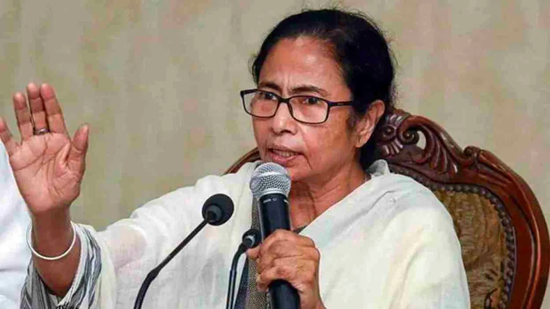 ममता बनर्जी का अधीर रंजन चौधरी के बयान पर पलटवार, कहा- CPM और कांग्रेस बीजेपी की 2 आंखें