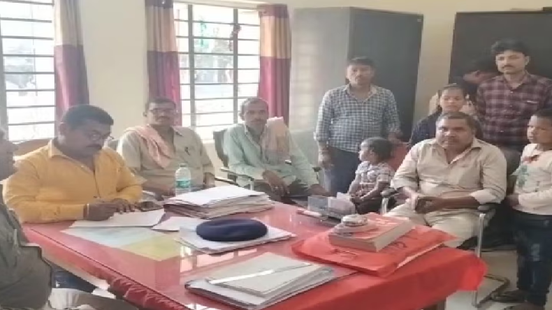 बिहार: ऑटो से गंगा स्नान करने जा रहा था परिवार, ट्रक ने मारी टक्कर, 2 की मौत, 9 घायल