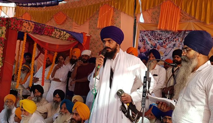 Amritpal Singh letter: जेल में बंद अमृतपाल ने लिखी चिट्ठी, कहा- ‘यहां मेरे हौसले बुलंद हैं’