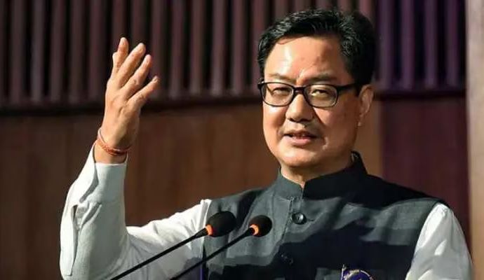 क्या न्यायपालिका पर दबाव बना रही है मोदी सरकार? किरेन रिजिजू ने दिया जवाब