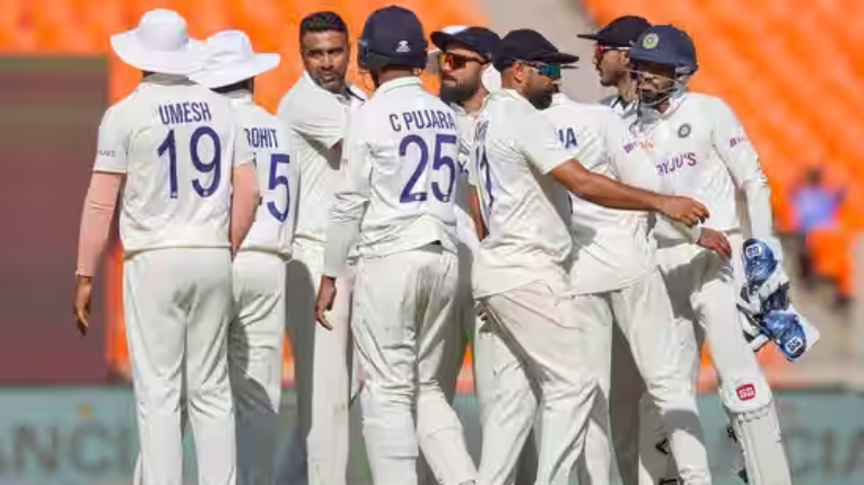 IND vs AUS: भारत के पक्ष में गिरा टॉस का सिक्का, पहले गेंदबाजी करने का लिया निर्णय