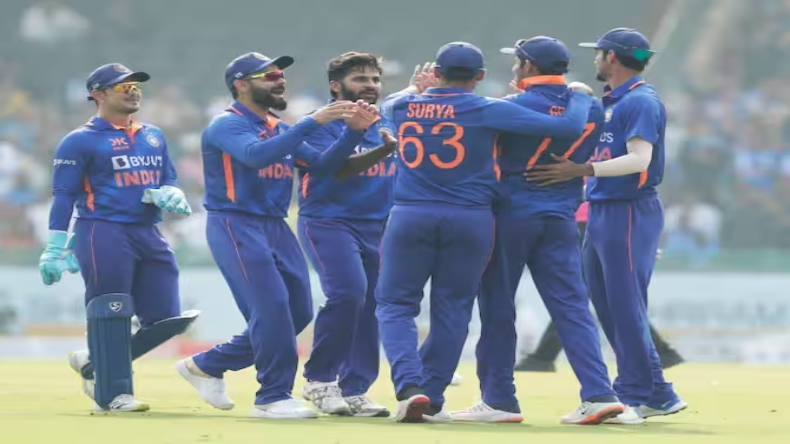 IND vs AUS: भारत के पक्ष में गिरा टॉस का सिक्का, पहले गेंदबाजी करने का लिया निर्णय