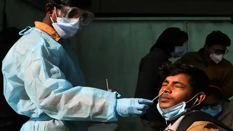 कोरोना महामारी के पहले चरण में भारत में हुईं 12 लाख मौतें! रिपोर्ट का दावा