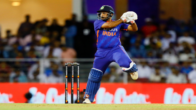 RCB vs MI: आज रोहित के सामने विराट चुनौती, जानिए दोनों टीमों के पॉइंट टेबल के हाल