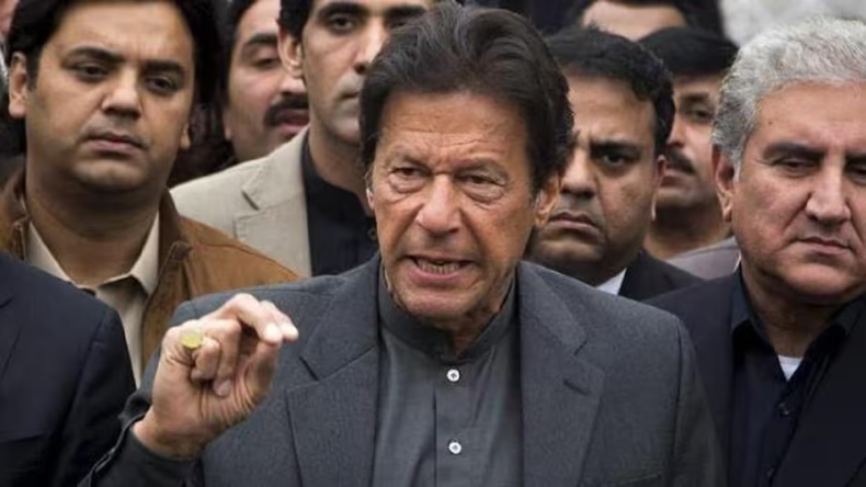 Imran Khan की गिरफ्तारी से हालात बेकाबू, हो सकता है इमरजेंसी का ऐलान!