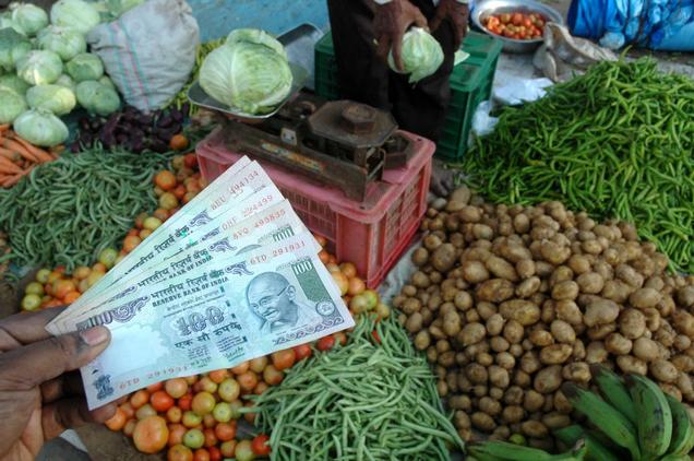 दिल्ली में जल का संकट हुआ और विकराल, एक बूंद पानी के लिए तरस रहे लोग