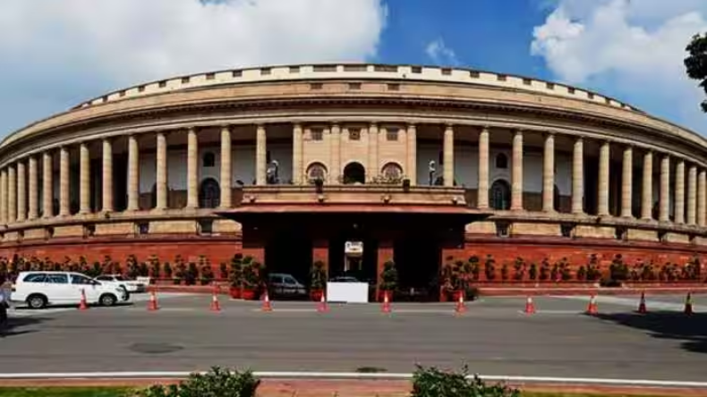 दिल्ली शराब घोटाला: सोमवार को 10 घंटे की पूछताछ के बाद आज फिर ED के समक्ष पेश होंगी के कविता
