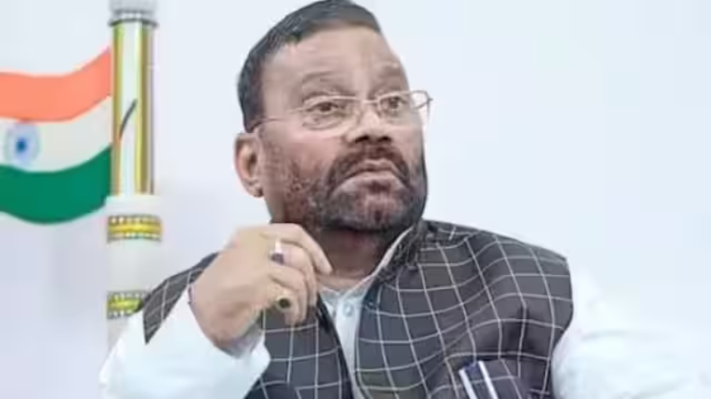UP News: स्वामी प्रसाद मौर्य के लक्ष्मी वाले बयान पर भड़के आचार्य प्रमोद, कहा- उनके मुंह में बवासीर हो गया है