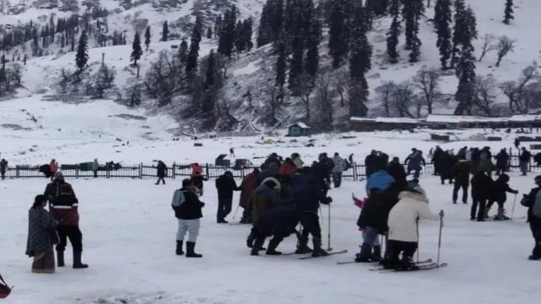 जम्मू-कश्मीर: कुपवाड़ा में मुठभेड़, सुरक्षाबलों ने दो आतंकियों को किया ढेर