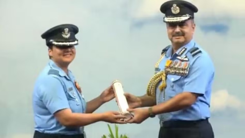 पानीपुरी बेचने वाले की दर्दनाक कहानी: एक हाथ नहीं, घर चलाने के लिए करते हैं काम