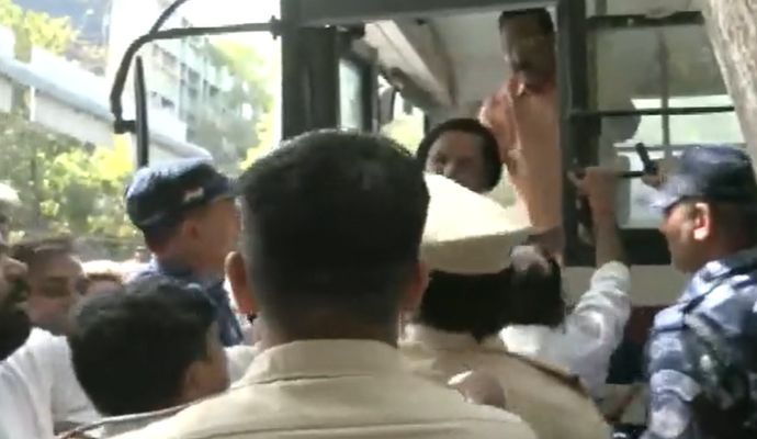 UP में क्यों बिक रही दिल्ली से महंगी शराब, इसके पीछे क्या है कारण?
