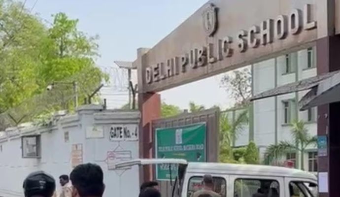 मणिशंकर अय्यर के बयान पर पीएम का तंज, कहा- ये मरे पड़े लोग देश के मन को मार रहे