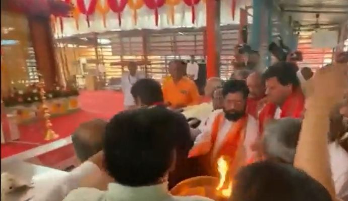 कुछ लोगों को हिंदुत्व से एलर्जी होती है, अयोध्या में विपक्ष पर बरसे एकनाथ शिंदे