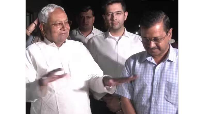 महिला प्रेमी हैं नीतीश कुमार? RJD का यह दावा हैरान कर देने वाला
