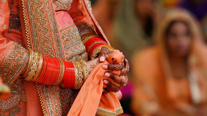 दूल्हे ने स्टेज पर किया कुछ ऐसा, दुल्हन ने जड़ दिया थप्पड़, वीडियो वायरल