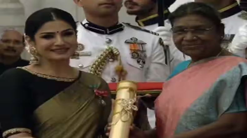 Andaz Apna Apna: करिश्मा कपूर ने ‘अंदाज अपना-अपना’ के शूटिंग के समय को किया याद, कहा?