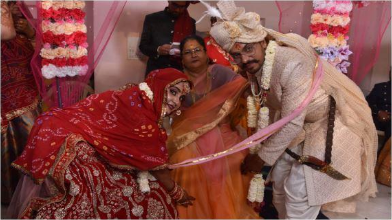 भागलपुर: नवगछिया में अनोखी शादी, गांव में प्यार, थाने में शादी, पुलिसवाले बने बाराती