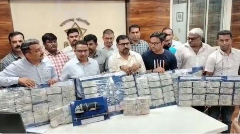 Video: आज मैं चोरी करने जा रहा हूं…कपल को लूटने पहुंचा शख्स उल्टा पिटकर लौटा