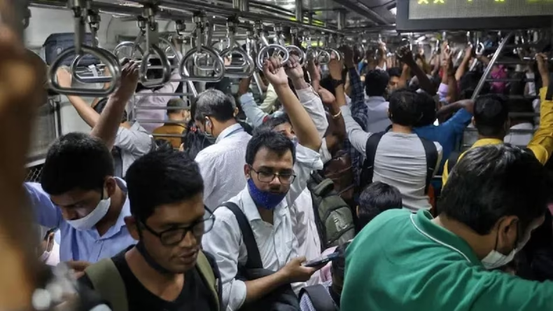 Covid-19 Update: पिछले 24 घंटे में कोरोना से 12 की गई जान, 761 नए मामले; कर्नाटक में सबसे बुरा हाल