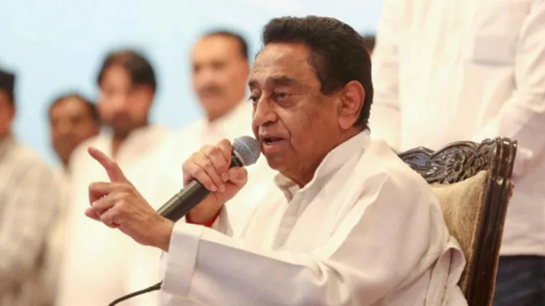 UP: अखिलेश यादव को बताया भावी पीएम.. लखनऊ में सपा कार्यालय के बाहर लगे पोस्टर