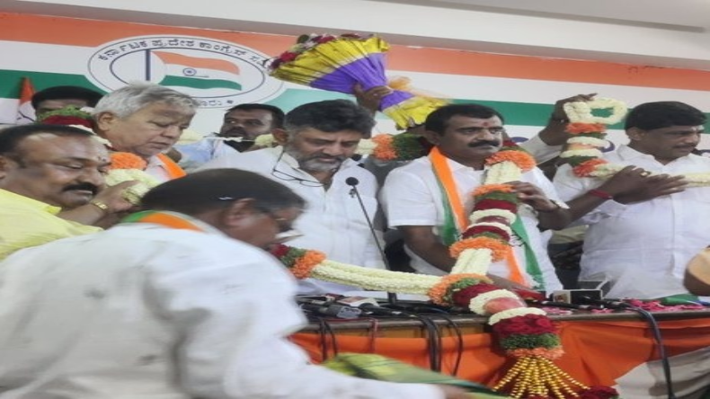 बेंगलुरु पहुंचे नेशनल कॉन्फ्रेंस के प्रमुख फारूक अब्दुल्ला, पूर्व PM एचडी देवेगौड़ा से की मुलाकात
