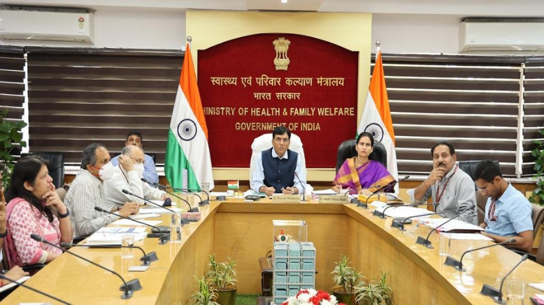 Heart Attack Death Case: गंभीर कोविड से प्रभावित रहे लोग कठिन परिश्रम से बचें, स्वास्थ्य मंत्री मांडविया की हिदायत
