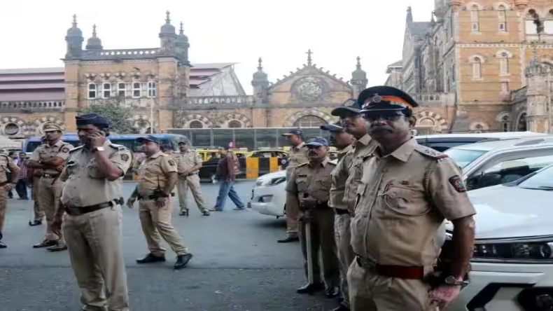 25 साल पहले रेलवे स्टेशन पर मिली दिव्यांग लड़की को पालपोस कर किया बड़ा, बड़े होकर उसी ने कर दी हत्या