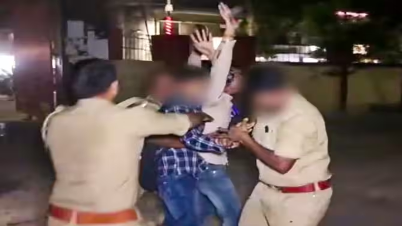 अतीक के मरने की खबर सुन जेल में बेहोश हुआ बेटा अली, ऐजम और आबान का टीवी कनेक्शन काटा गया