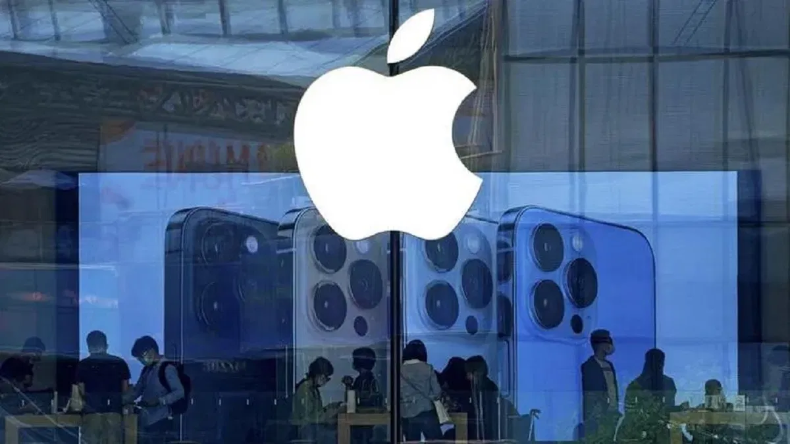 400 फीट गहरी खाई में गिरी कार, iPhone ने बचाई जान