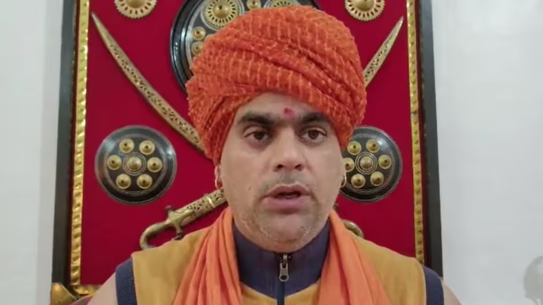 शाइस्ता और शूटर अरमान का पुराना वीडियो वायरल, उम्मीदवार घोषित होने पर किया था जनसंपर्क