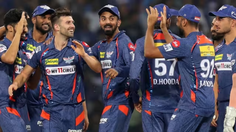 RCB vs LSG: जीत के नजदीक पहुंचकर मैच हारी आरसीबी, अब लगा 12 लाख का जुर्माना, जानिए पूरा मामला