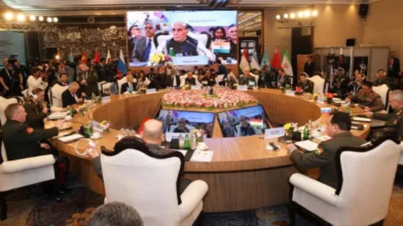 J&K: जम्मू की धरती से रक्षा मंत्री राजनाथ सिंह ने आतंकवाद पर पाक को लताड़ा, POK पर दिया बड़ा बयान